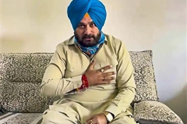 ਬੇਅਦਬੀ ਸਬੰਧੀ ਨਵਜੋਤ ਸਿੰਘ ਸਿੱਧੂ ਨੇ ਦਿੱਤਾ ਵੱਡਾ ਬਿਆਨ, ਕਿਹਾ- ਦੋਸ਼ੀਆਂ ਨੂੰ ਸਰੇਰਾਹ ਫਾਂਸੀ ਦਿੱਤੀ ਜਾਵੇ