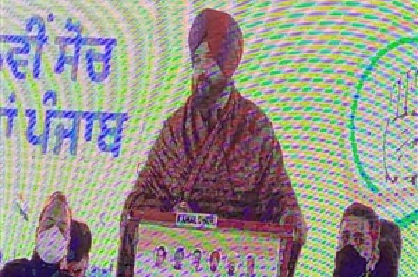 ਸਿੱਧੂ ਨੇ ਮੰਚ ਤੋਂ ਪੁੱਛਿਆ – ਰਾਹੁਲ ਗਾਂਧੀ ਦੱਸਣ ਪੰਜਾਬ ‘ਚ ਕੌਣ ਕਰੇਗਾ ਸਿਸਟਮ ਲਾਗੂ, ਜਾਣੋ ਹੋਰ ਕੀ-ਕੀ ਪੁੱਛਿਆ