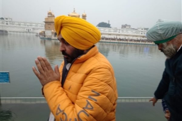 ਭਗਵੰਤ ਮਾਨ ਹੋਏ ਸੱਚਖੰਡ ਸ੍ਰੀ ਹਰਿਮੰਦਰ ਸਾਹਿਬ ਨਤਮਸਤਕ,ਕੀਤੀ ਸਰਬੱਤ ਦੇ ਭਲੇ ਲਈ ਅਰਦਾਸ