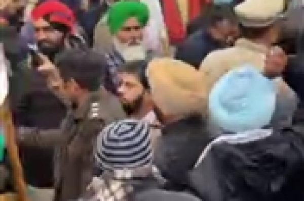 ਸ਼ਾਹਕੋਟ ‘ਚ ਕਿਸਾਨ ਤੇ ਭਾਜਪਾ ਵਰਕਰ ਹੋਏ ਆਹਮੋ-ਸਾਹਮਣੇ, ਪੁਲਿਸ ਦੀ ਮੁਸਤੈਦੀ ਕਾਰਨ ਟਲਿਆ ਟਕਰਾਅ