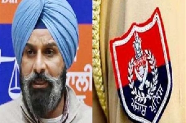 ਅਕਾਲੀ ਆਗੂ ਬਿਕਰਮ ਮਜੀਠੀਆ ਦੀ ਕੋਠੀ ‘ਤੇ ਪੁਲਿਸ ਦਾ ਛਾਪਾ, ਇਕ ਘੰਟਾ ਚੱਲੀ ਤਲਾਸ਼ੀ ਮੁਹਿੰਮ
