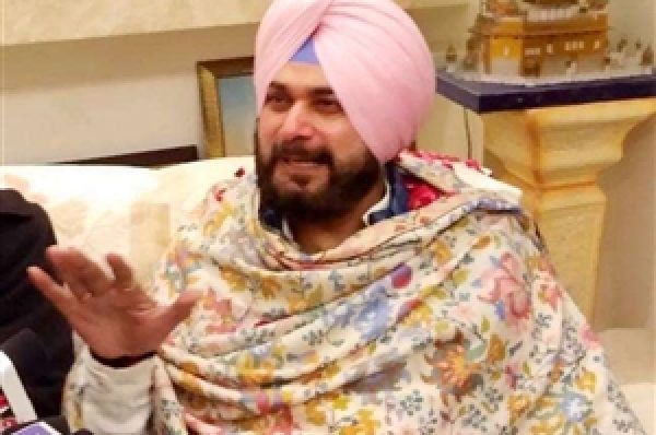 ਨਵਜੋਤ ਸਿੱਧੂ ਮੁੜ ਭੁੱਲੇ ਸ਼ਬਦਾਂ ਦੀ ਮਰਿਯਾਦਾ, ਮਾਤਾ ਵੈਸ਼ਨੋ ਦੇਵੀ ਤੋਂ ਪਰਤਦੇ ਸਾਰ ਹੀ ਮਜੀਠੀਆ ‘ਤੇ ਵਰ੍ਹੇ