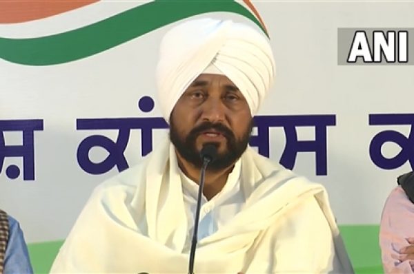 CM ਚੰਨੀ ਨੇ ਕੀਤੇ ਵੱਡੇ ਐਲਾਨ; ਜਨਰਲ ਵਰਗ ਦੇ ਵਿਦਿਆਰਥੀਆਂ ਲਈ ਵਜ਼ੀਫ਼ਾ ਸਕੀਮ ਤੇ ਪਹਿਲੇ ਸਾਲ ਇਕ ਲੱਖ ਨੌਜਵਾਨਾਂ ਨੂੰ ਰੁਜ਼ਗਾਰ