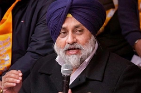 ਮੋਦੀ ਦੀ ਸੰਤ ਸਮਾਜ ਤੇ ਸਿੱਖ ਜਥੇਬੰਦੀਆਂ ਦੇ ਨਾਲ ਮੀਟਿੰਗ ਦੇ ਸਵਾਲ ਦੇ ਜਵਾਬ ਤੋਂ ਭਜੇ ਸੁਖਬੀਰ ਬਾਦਲ