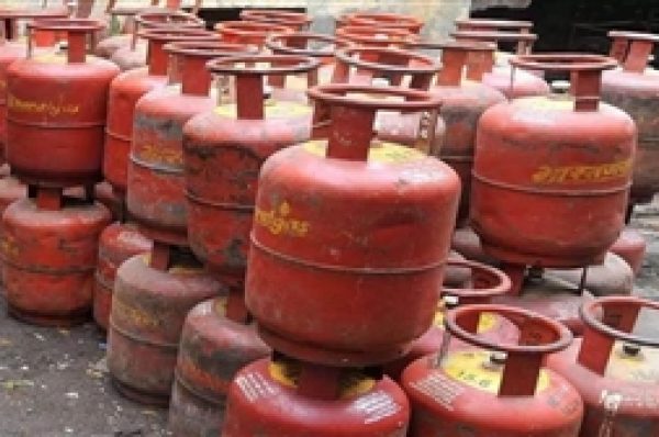 ਰਸੋਈ ਗੈਸ ਹੋਈ ਮਹਿੰਗੀ, ਘਰੇਲੂ LPG ਸਿਲੰਡਰ ਦੀ ਕੀਮਤ ‘ਚ 50 ਰੁਪਏ ਦਾ ਵਾਧਾ, ਜਾਣੋ ਨਵੇਂ ਰੇਟ