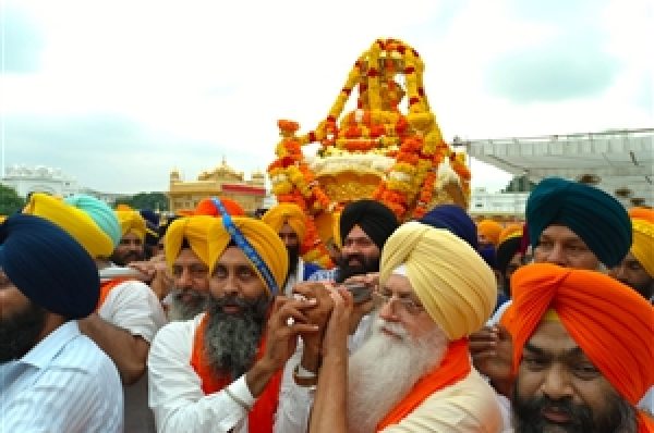 ਚੌਥੇ ਪਾਤਸ਼ਾਹ ਸ੍ਰੀ ਗੁਰੂ ਰਾਮਦਾਸ ਜੀ ਦੇ ਪ੍ਰਕਾਸ਼ ਪੁਰਬ ਦੇ ਸਬੰਧ ‘ਚ ਸ੍ਰੀ ਅਕਾਲ ਤਖ਼ਤ ਸਾਹਿਬ ਤੋਂ ਸਜਾਇਆ ਨਗਰ ਕੀਰਤਨ