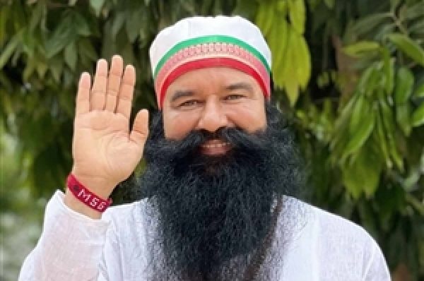 ਰਾਮ ਰਹੀਮ ਦੀ ਪੈਰੋਲ ਤੁਰੰਤ ਰੱਦ ਕਰੋ ਤੇ ਯੂ-ਟਿਊਬ ਤੋਂ ਗੀਤ ’ਸਾਡੀ ਨਿੱਤ ਦੀਵਾਲੀ’ ਹਟਾਓ; ਚੰਡੀਗੜ੍ਹ ਦੇ ਵਕੀਲ ਨੇ ਹਰਿਆਣਾ ਸਰਕਾਰ ਨੂੰ ਭੇਜਿਆ ਨੋਟਿਸ