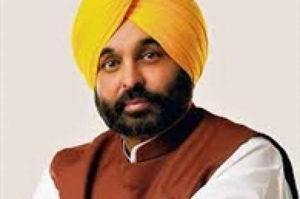 ਫਰੀਦਕੋਟ ‘ਚ ਡੇਰਾ ਪ੍ਰੇਮੀ ਦੇ ਕਤਲ ਤੋਂ ਬਾਅਦ ਪੰਜਾਬ ਅਲਰਟ, CM ਮਾਨ ਨੇ ਡੀਜੀਪੀ ਤੇ ਹੋਰ ਅਧਿਕਾਰੀਆਂ ਦੀ ਬੁਲਾਈ ਮੀਟਿੰਗ
