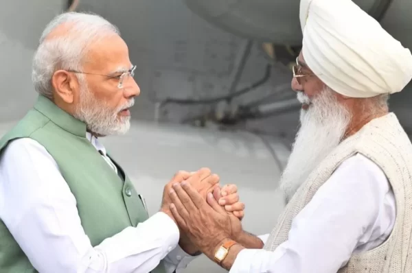 ਪੀਐੱਮ ਮੋਦੀ ਪੁੱਜੇ ਡੇਰਾ ਬਿਆਸ, ਬਾਬਾ ਗੁਰਿੰਦਰ ਸਿੰਘ ਢਿੱਲੋਂ ਨਾਲ ਕੀਤੀ ਮੁਲਾਕਾਤ, ਸੰਗਤ ਨੂੰ ਵੀ ਮਿਲੇ