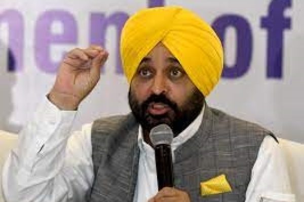 ਭਗਵੰਤ ਮਾਨ ਸਰਕਾਰ ਦਾ ਇਕ ਹੋਰ ਲੋਕ ਪੱਖੀ ਫ਼ੈਸਲਾ , ਪੰਜਾਬ ਦੇ ਸਰਕਾਰੀ ਸਕੂਲਾਂ ‘ਚ ਪੜ੍ਹਨ ਵਾਲੇ ਵਿਦਿਆਰਥੀਆਂ ਨੂੰ ਦਿੱਤਾ ਇਹ ਤੋਹਫ਼ਾ