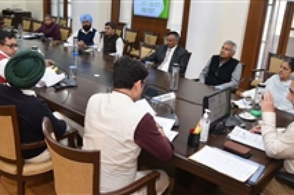 ਮੁੱਖ ਸਕੱਤਰ ਵੱਲੋਂ ਮਿਲਾਵਟਖੋਰਾਂ ਖ਼ਿਲਾਫ਼ ਨਿਗਰਾਨੀ ਤੇਜ਼ ਕਰਨ ਆਦੇਸ਼, ਪੰਜਾਬ ‘ਚ ਲੋਕਾਂ ਨੂੰ ਸੁਰੱਖਿਅਤ ਤੇ ਸਿਹਤਮੰਦ ਭੋਜਨ ਮੁਹੱਈਆ ਕਰਵਾਉਣ ਲਈ ਬੁਲਾਈ ਉੱਚ-ਪੱਧਰੀ ਮੀਟਿੰਗ