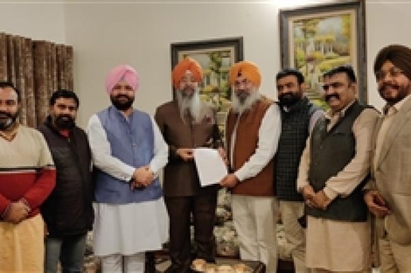 ਟੋਰਾਂਟੋ ਤੇ ਵੈਨਕੂਵਰ ਤੋਂ ਅੰਮ੍ਰਿਤਸਰ ਲਈ ਸਿੱਧੀ ਫਲਾਈਟ ਦੀ ਮੰਗ ਨੇ ਫੜਿਆ ਜ਼ੋਰ, ਪਰਵਾਸੀ ਪੰਜਾਬੀ ਭਾਈਚਾਰੇ ਨੇ ਲਾਈ ਗੁਹਾਰ