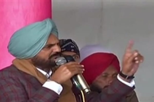 ਸਿੱਧੂ ਮੂਸੇਵਾਲਾ ਦੇ ਪਿਤਾ ਦਾ ਵੱਡਾ ਐਲਾਨ- ‘ਸਰਕਾਰ ਇਨਾਮ ਰੱਖੇ, ਮੈਂ ਆਪਣੀ ਜੇਬ ‘ਚੋਂ ਦਿਆਂਗਾ 2 ਕਰੋੜ ਰੁਪਏ’