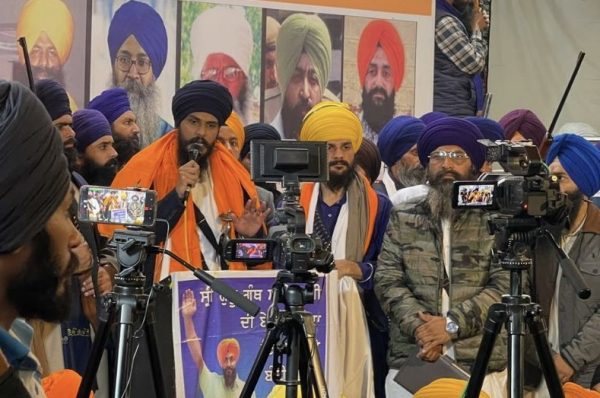 ਦੇਸ਼ ਇੱਕ ਤੇ ਕਨੂੰਨ ਦੋ ਦੇਸ਼ ਵਾਸਤੇ ਸ਼ਰਮਨਾਕ ਵਾਲ਼ੀ ਗੱਲ ਆਪਣੀਆਂ ਸਜ਼ਾਵਾਂ ਪੂਰੀਆਂ ਕਰ ਚੁੱਕੇ ਬੰਦੀ ਸਿੰਘਾਂ ਨੂੰ ਕੇਂਦਰ ਦੀ ਬੀ,ਜੇ,ਪੀ ਮੋਦੀ ਸਰਕਾਰ ਬੰਦੀ ਸਿੰਘਾਂ ਨੂੰ ਬਿਨਾਂ ਕਿਸੇ ਸ਼ਰਤ ਤਰੁੰਤ ਕਰੇ ਰਿਹਾਅ