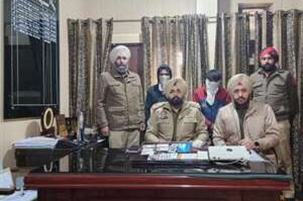 ਰਾਹਗੀਰਾਂ ਨੂੰ ਲੁੱਟਣ ਵਾਲੇ ਦੋ ਲੁਟੇਰੇ ਪੁਲਿਸ ਅੜਿੱਕੇ