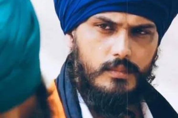 ਅੰਮ੍ਰਿਤਪਾਲ ਸਿੰਘ ਨੇ ਪੁਲਿਸ ਛਾਪੇਮਾਰੀ ਨੂੰ ਦੱਸਿਆ ਝੂਠ, ਕਿਹਾ- ਦਬਾਅ ਬਣਾਉਣ ਲਈ ਕੀਤੀ ਗਈ FIR