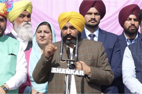 ਸ੍ਰੀ ਗੁਰੂ ਰਵਿਦਾਸ ਜੀ ਦੇ ਪ੍ਰਕਾਸ਼ ਪੁਰਬ ਨੂੰ ਸਮਰਪਿਤ ਸ਼ੋਭਾ ਯਾਤਰਾ ਨੂੰ CM ਭਗਵੰਤ ਮਾਨ ਨੇ ਕੀਤਾ ਰਵਾਨਾ