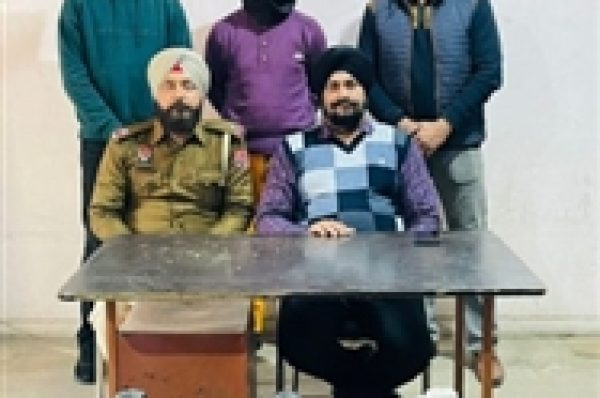 10 ਪੇਟੀਆਂ ਨਾਜਾਇਜ਼ ਸ਼ਰਾਬ ਸਮੇਤ ਪੁਲਸ ਅੜਿੱਕੇ