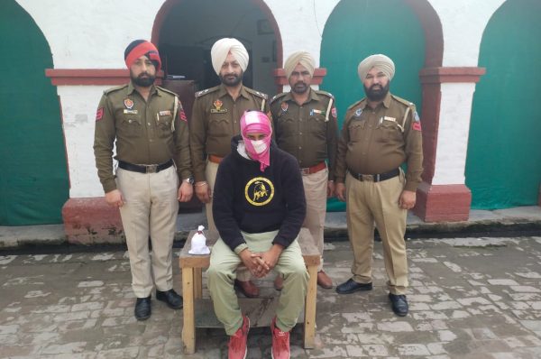 ਥਾਣਾ ਲੋਹੀਆ ਦੀ ਪੁਲਿਸ ਪਾਰਟੀ ਵੱਲੋਂ ਨਸ਼ੀਲੀਆ ਗੋਲੀਆ ਦਾ ਧੰਦਾ ਕਰਨ ਵਾਲੇ ਇੱਕ ਵਿਅਕਤੀ ਨੂੰ ਕਾਬੂ ਕਰਕੇ ਉਸ ਪਾਸੋਂ 155 ਨਸ਼ੀਲੀਆ ਗੋਲੀਆ ਖੁੱਲੀਆ ਬਰਾਮਦ ਕਰਨ ਵਿੱਚ ਸਫਲਤਾ ਹਾਸਿਲ ਹੋਈ ਹੈ।