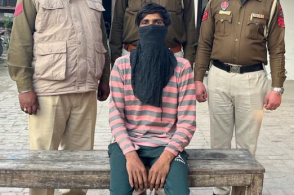 ਲੋਹੀਆ ਦੀ ਪੁਲਿਸ ਪਾਰਟੀ ਵੱਲੋਂ ਤਿੰਨ ਮੁਕੱਦਮਿਆ ਵਿੱਚ 06 ਫਰਾਰ ਦੋਸ਼ੀਆ ਨੂੰ ਗ੍ਰਿਫਤਾਰ ਕਰਨ ਵਿੱਚ ਸਫਲਤਾ ਹਾਸਿਲ ਕੀਤੀ ਹੈ।