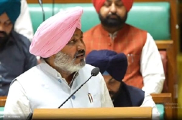 ਸਿਹਤ-ਸਿੱਖਿਆ-ਖੇਤੀਬਾੜੀ ਤੇ ਰੁਜ਼ਗਾਰ ਦੇ ਖੇਤਰ ‘ਚ ਅਹਿਮ ਐਲਾਨ, ਕੋਈ ਨਵਾਂ ਟੈਕਸ ਨਹੀਂ; ਔਰਤਾਂ ਨੂੰ 1000 ਰੁਪਏ ਮਹੀਨਾ ਦੇਣ ਦਾ ਜ਼ਿਕਰ ਨਹੀਂ