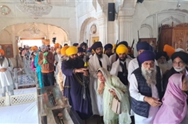 ਅੰਮ੍ਰਿਤਪਾਲ ਸਿੰਘ ਵਲੋਂ ਜਥੇਦਾਰ ਅਕਾਲ ਤਖ਼ਤ ਸਾਹਿਬ ਨਾਲ ਮੁਲਾਕਾਤ
