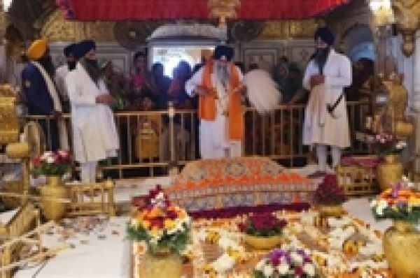 ਸੱਚਖੰਡ ਸ੍ਰੀ ਹਰਿਮੰਦਰ ਸਾਹਿਬ ਵਿਖੇ ਗਿਆਨੀ ਰਘਬੀਰ ਸਿੰਘ ਨੇ ਮੁੜ ਗੰ੍ਥੀ ਦੀ ਸੇਵਾ ਸੰਭਾਲੀ