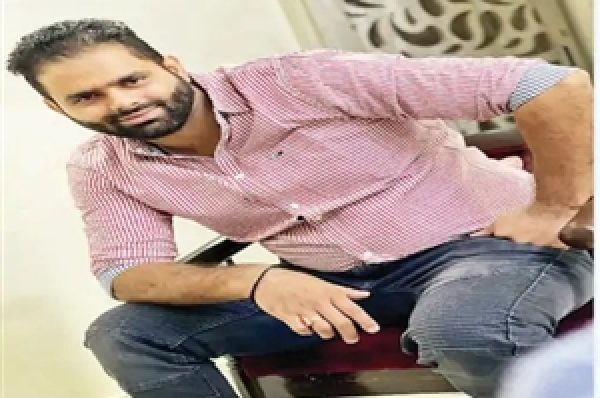 ਜਲੰਧਰ ‘ਚ ਵੱਡੀ ਵਾਰਦਾਤ, ਕਾਰ ‘ਚੋਂ ਮਿਲੀ ਕਾਂਗਰਸੀ ਆਗੂ ਦੇ ਬੇਟੇ ਦੀ ਲਾਸ਼, ਪੁਲਿਸ ਨੇ ਨਜ਼ਦੀਕੀ ਦੋਸਤ ਨੂੰ ਲਿਆ ਹਿਰਾਸਤ ‘ਚ