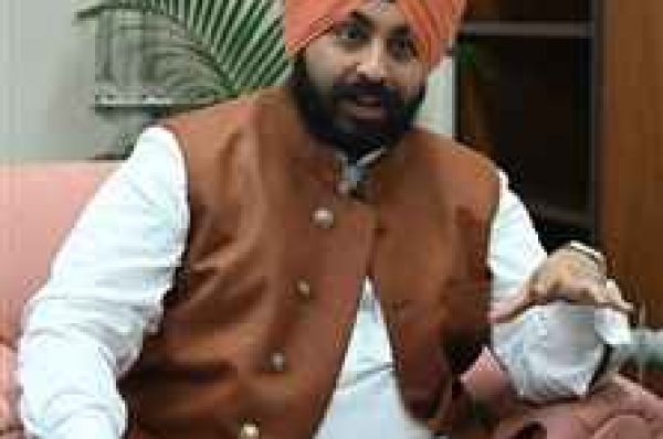 ਪੰਜਾਬ ‘ਚ ਸਰਕਾਰੀ ਹਦਾਇਤਾਂ ਦੀ ਪਾਲਣਾ ਨਾ ਕਰਨ ਵਾਲੇ 30 ਨਿੱਜੀ ਸਕੂਲਾਂ ਨੂੰ ਨੋਟਿਸ ਜਾਰੀ