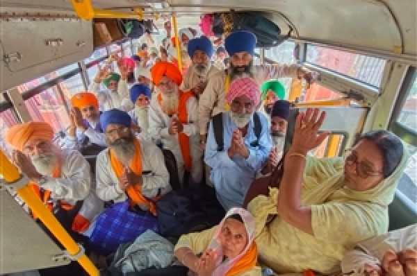 ਜੈਕਾਰਿਆਂ ਦੀ ਗੂੰਜ ‘ਚ ਅੰਮ੍ਰਿਤਸਰ ਤੋਂ ਪਹਿਲਾ ਜੱਥਾ ਪਾਕਿਸਤਾਨ ਲਈ ਰਵਾਨਾ, 18 ਅਪ੍ਰੈਲ ਨੂੰ ਹੋਵੇਗੀ ਵਾਪਸੀ; ਜਾਣੋ ਪੂਰਾ ਸ਼ਡਿਊਲ