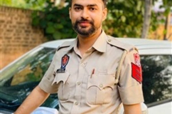 ਵੱਡੀ ਖ਼ਬਰ ! ਗੋਲ਼ੀ ਲੱਗਣ ਨਾਲ DSP ਦੇ ਗੰਨਮੈਨ ਦੀ ਮੌਤ, ਪਿਤਾ ਪੁਲਿਸ ਵਿਭਾਗ ਤੋਂ ਬਤੌਰ ASI ਸੇਵਾਮੁਕਤ