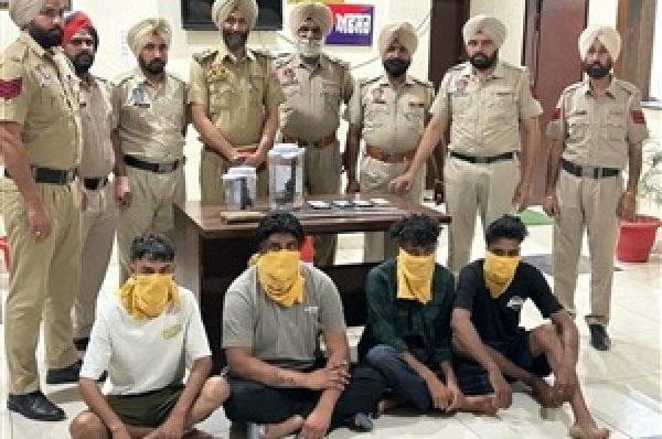 ਗੈਂਗਸਟਰ ਜੱਗੂ ਭਗਵਾਨਪੁਰੀਏ ਦੇ ਗੁਰਗੇ ਸਮੇਤ ਚਾਰ ਜਣੇ ਗ੍ਰਿਫ਼ਤਾਰ, ਮਾਰੂ ਹਥਿਆਰ ਤੇ ਮੋਬਾਈਲ ਬਰਾਮਦ