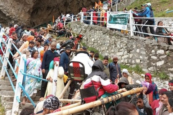 ਅਮਰਨਾਥ ਗੁਫ਼ਾ ਵਿਚ ਹੁਣ ਤੱਕ ਪੁੱਜੇ 67 ਹਜ਼ਾਰ ਸ਼ਰਧਾਲੂ