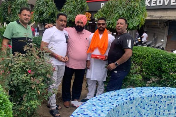 ਸਿਲਵਰ ਪਲਾਜ਼ਾ ਮਾਰਕੀਟ ਵਿੱਚ ਬੰਦ ਪਈਆਂ ਸਟਰੀਟ ਲਾਈਟਾਂ ਤੇ ਫੁਆਰੇ ਨੂੰ ਮੁੜ ਠੀਕ ਕਰਾਇਆ‌ ਗਿਆ
