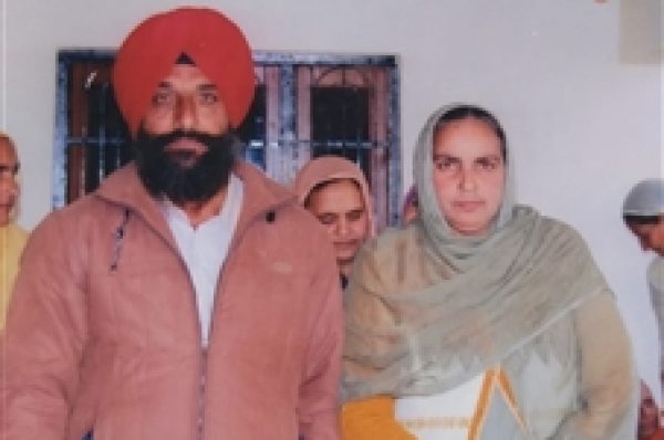 ਬਟਾਲਾ ਨੇੜਲੇ ਪਿੰਡ ਮੀਕਾ ‘ਚ ਮਿਲੀਆਂ ਪਤੀ-ਪਤਨੀ ਦੀਆਂ ਲਾਸ਼ਾਂ, ਲੁੱਟ ਦੀ ਨੀਅਤ ਨਾਲ ਕਤਲ ਕੀਤੇ ਜਾਣ ਦਾ ਖ਼ਦਸ਼ਾ