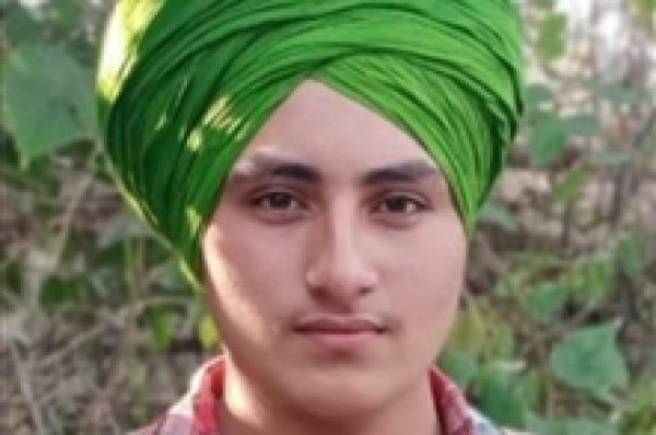 ਟਿੱਪਰ ਨੇ ਇਕ ਕਿੱਲੋਮੀਟਰ ਤਕ ਘੜੀਸਿਆ ਟਰੈਕਟਰ, ਚਾਲਕ ਦੇ ਹੋਏ ਕਈ ਟੁਕੜੇ, ਪਰਿਵਾਰਕ ਮੈਂਬਰਾਂ ਤੇ ਪਿੰਡ ਵਾਸੀਆਂ ਨੇ ਕੀਤਾ ਚੱਕਾ ਜਾਮ