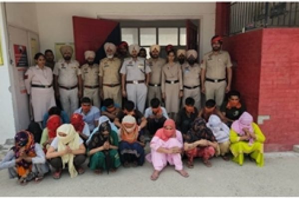 ਸ੍ਰੀ ਮੁਕਤਸਰ ਸਾਹਿਬ ਦੇ ਮੰਡੀ ਕਿੱਲਿਆਂਵਾਲੀ ‘ਚ ਦੇਹ ਵਪਾਰ ਦਾ ਪਰਦਾਫਾਸ਼, 12 ਔਰਤਾਂ ਸਮੇਤ 20 ਲੋਕ ਗ੍ਰਿਫ਼ਤਾਰ