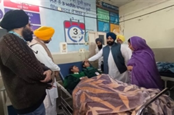 ਮੈਰੀਟੋਰੀਅਸ ਸਕੂਲ ਦੇ 74 ਵਿਦਿਆਰਥੀਆਂ ਦੀ ਵਿਗੜੀ ਸਿਹਤ, ਠੇਕੇਦਾਰ ਨੂੰ ਲਿਆ ਹਿਰਾਸਤ ‘ਚ; l
