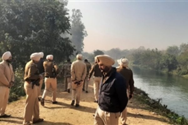 ਵੱਡੀ ਖਬਰ: ਜੰਡਿਆਲਾ ਗੁਰੂ ‘ਚ ਵੱਡਾ ਐਨਕਾਊਂਟਰ, ਪੁਲਿਸ ਨੇ ਗੈਂਗਸਟਰ ਅੰਮ੍ਰਿਤਪਾਲ ਅਮਰੀ ਕੀਤਾ ਢੇਰ