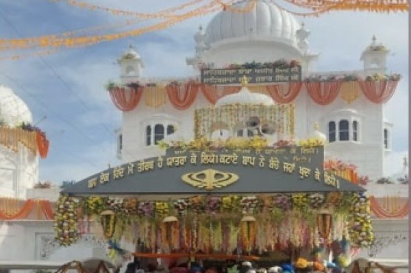 ਸ਼ਹੀਦੀ ਜੋੜ ਮੇਲ ਮੌਕੇ ਸ੍ਰੀ ਚਮਕੌਰ ਸਾਹਿਬ ਵਿਖ਼ੇ ਦੂਜੇ ਦਿਨ ਲੱਖਾਂ ਦੀ ਤਾਦਾਦ ‘ਚ ਸੰਗਤਾਂ ਹੋ ਰਹੀਆਂ ਨੇ ਨਤਮਸਤਕ