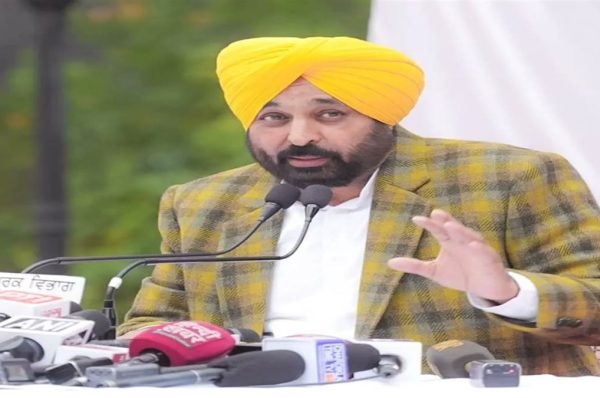 ਵੱਡੀ ਖ਼ਬਰ : ਤੇਲ ਸਟਾਕ ‘ਤੇ ਪੰਜਾਬ ਸਰਕਾਰ ਦਾ ਵੱਡਾ ਬਿਆਨ; ਹਾਈ ਲੈਵਲ ਮੀਟਿੰਗ ਤੋਂ ਬਾਅਦ ਦਿੱਤੇ ਇਹ ਹੁਕਮ