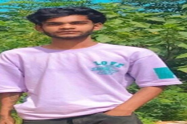 Jalandhar : ਪਿੰਡ ਬੜਿੰਗ ਦੇ ਨੌਜਵਾਨ ਨੇ ਫਾਹਾ ਲੈ ਕੇ ਕੀਤੀ ਆਤਮਹੱਤਿਆ, ਛੱਤ ‘ਤੇ ਲੱਗੀ ਕੁੰਡੀ ‘ਤੇ ਲਟਕੀ ਮਿਲੀ ਲਾਸ਼