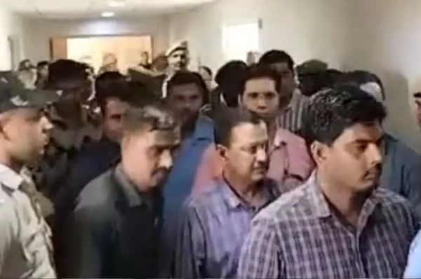 ਕੇਜਰੀਵਾਲ ਨੂੰ 6 ਦਿਨ ਦਾ ED ਰਿਮਾਂਡ, 28 ਮਾਰਚ ਨੂੰ ਦੁਪਹਿਰ 2 ਵਜੇ ਅਦਾਲਤ ‘ਚ ਕੀਤਾ ਜਾਵੇਗਾ ਪੇਸ਼