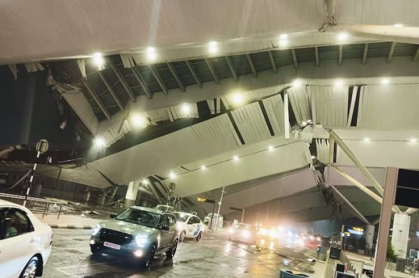 ਤੜਕਸਾਰ ਦਿੱਲੀ Airport ”ਤੇ ਵਾਪਰਿਆ ਵੱਡਾ ਹਾਦਸਾ! ਲੋਕਾਂ ਨੂੰ ਪਈਆਂ ਭਾਜੜਾਂ