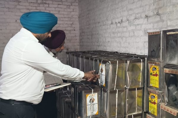 ਲੋਕਾਂ ਦੀ ਸਿਹਤ ਨਾਲ ਹੋ ਰਿਹੈ ਖਿਲਵਾੜ! ਰਿਫਾਇੰਡ ਤੇ ਸੌਰਬੀਟੋਲ ਨਾਲ ਦੁੱਧ-ਪਨੀਰ ਬਣਾਉਣ ਵਾਲੀ ਫੈਕਟਰੀ ਸੀਲ