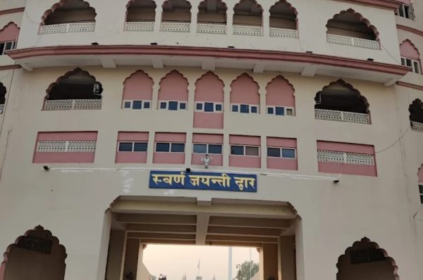 ਪੰਜਾਬ ਦੇ ਹਜ਼ਾਰਾਂ ਵਪਾਰੀਆਂ ਦੇ ਰੋਜ਼ਗਾਰ ‘ਤੇ ਮੰਡਰਾਏ ਸੰਕਟ ਦੇ ਬਾਦਲ! ਭਾਰਤ-ਪਾਕ ਵਪਾਰ ਠੱਪ ਹੋਣ ਨਾਲ ਆਈ ਆਰਥਿਕ ਮੰਦਹਾਲੀ