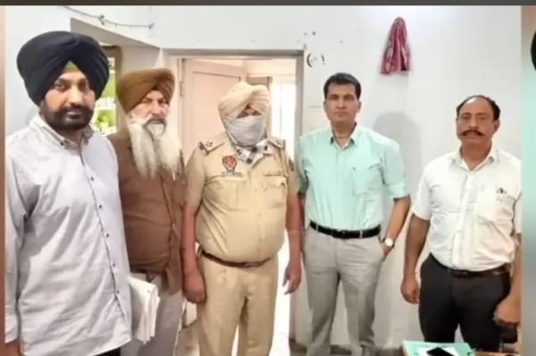 ਹੁਸ਼ਿਆਰਪੁਰ ‘ਚ ਏਐਸਆਈ ਰੇਸ਼ਵਤ ਲੈਂਦੇ ਹੋਏ ਰੰਗੇ ਹੱਥੀਂ ਗ੍ਰਿਫ਼ਤਾਰ