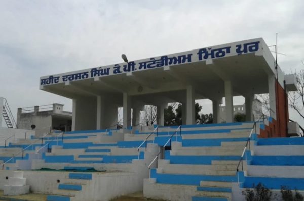 ਸ਼ਹੀਦ ਦਰਸ਼ਨ ਸਿੰਘ ਕੇ. ਪੀ. ਸਟੇਡੀਅਮ ’ਚ ਸੈਰ ਲਈ ਲਾਏ ਜਾਣ ਵਾਲੇ ਫੀਸ ਦੇ ਫੈਸਲੇ ‘ਤੇ ਵਿਵਾਦ ਗਹਿਰਾਇਆ, ਲੋਕਾਂ ’ਚ ਰੋਸ