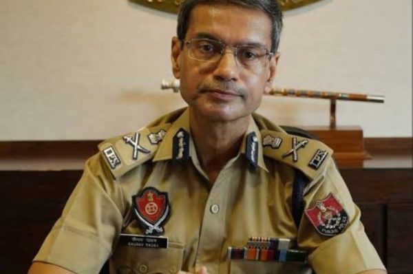 ਅੰਤਰਰਾਸ਼ਟਰੀ ਨਸ਼ਾ ਗਿਰੋਹ ਦਾ ਪਰਦਾਫਾਸ਼ 60 ਕਿਲੋ ਹੈਰੋਇਨ ਸਮੇਤ 9 ਤਸਕਰ ਗ੍ਰਿਫਤਾਰ, ਡੀ.ਜੀ.ਪੀ. ਗੌਰਵ ਯਾਦਵ ਨੇ ਦਿੱਤਾ ਬਿਆਨ