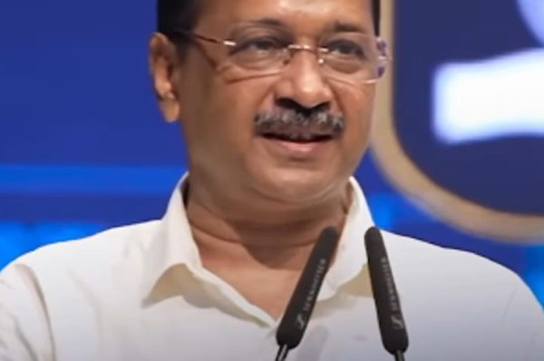 ਮਜੀਠੀਆ ਦੇ ਘਰ ‘ਚ ਵਿਜੀਲੈਂਸ ਦੀ ਛਾਪੇਮਾਰੀ – 29 ਮੋਬਾਈਲ, 4 ਲੈਪਟਾਪ, 2 ਆਈਪੈਡ, 8 ਡਾਇਰੀਆਂ ਤੇ ਅਹੰਮ ਦਸਤਾਵੇਜ਼ ਬਰਾਮਦ